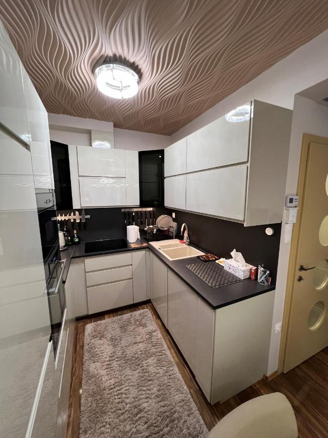 Parizsi Udvar Premium Apartman Appartement Debrecen Buitenkant foto