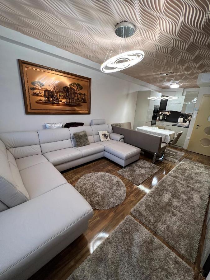 Parizsi Udvar Premium Apartman Appartement Debrecen Buitenkant foto