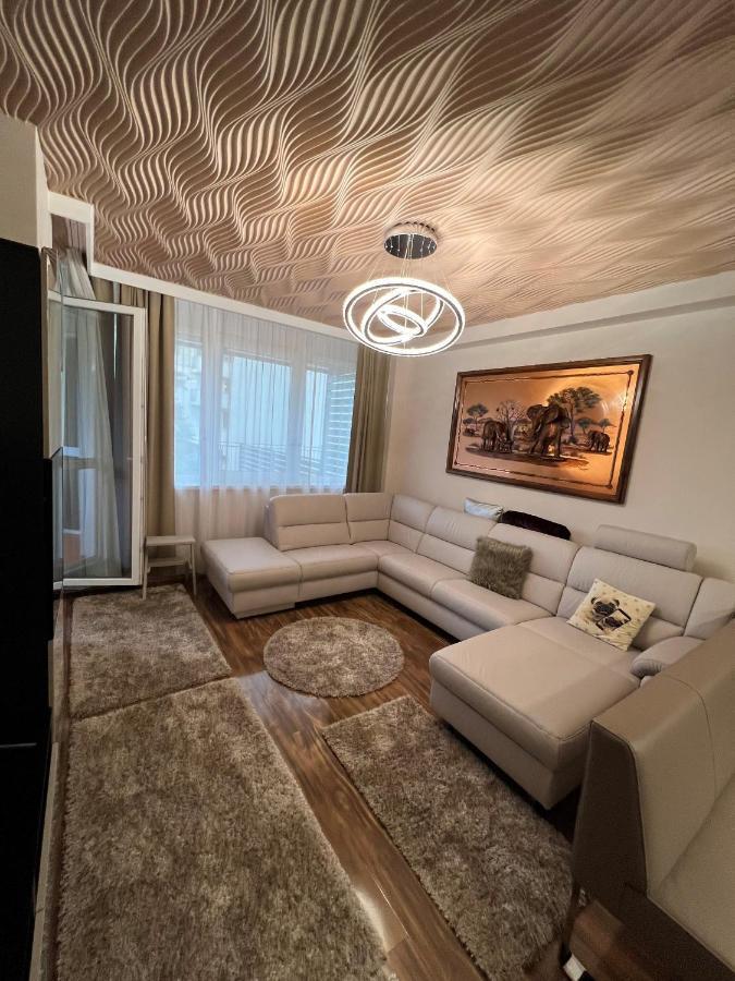 Parizsi Udvar Premium Apartman Appartement Debrecen Buitenkant foto